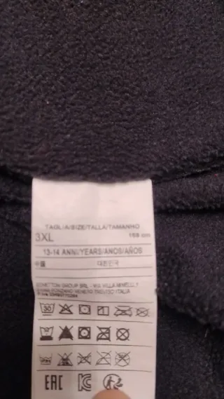 Giubbotto nero United Colors of Benetton