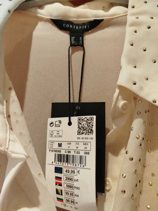 Blusa fiesta con pedrería Talla M