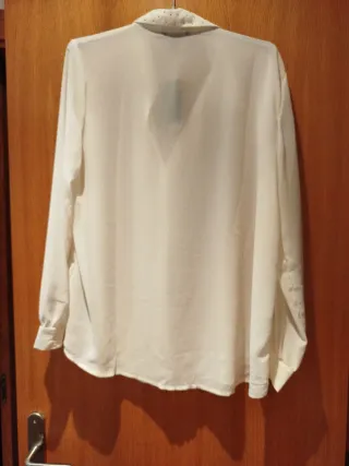 Blusa fiesta con pedrería Talla M
