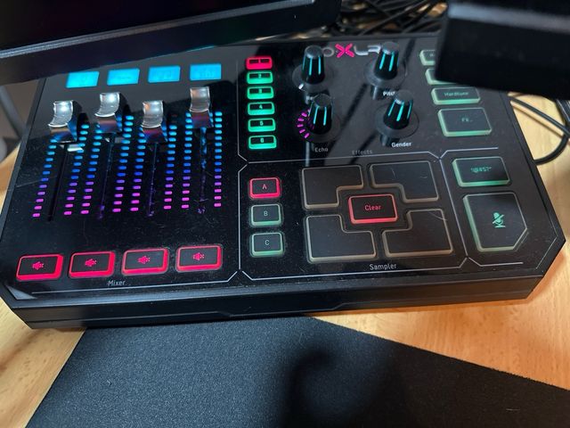 Micrófono Shure SM7B + Brazo RODE + GOXLR