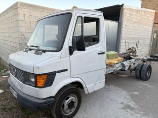 Furgoneta Mercedes-Benz V 8295 CZ