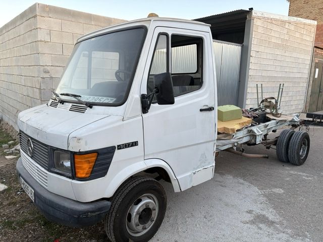 Furgoneta Mercedes-Benz V 8295 CZ