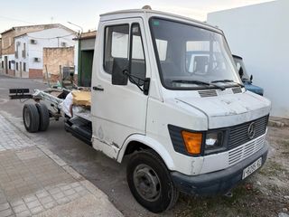 Furgoneta Mercedes-Benz V 8295 CZ