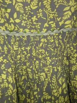 Vestido de tirantes con estampado floral verde