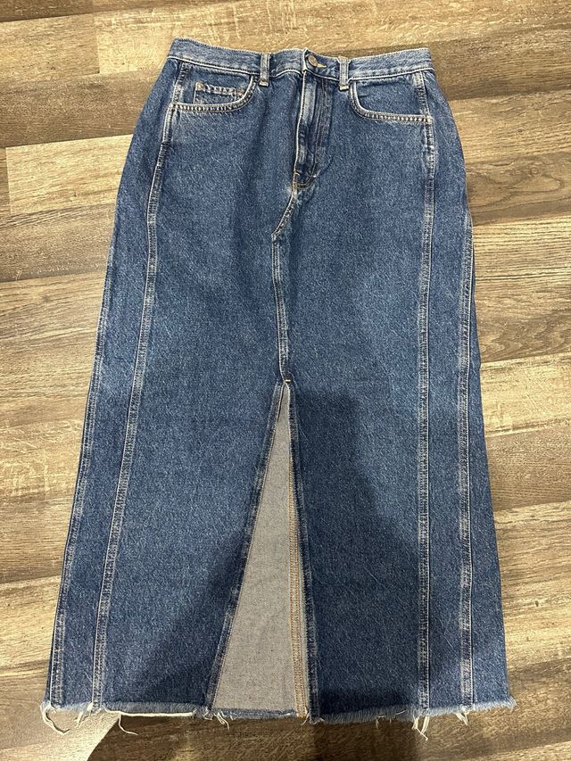 Falda vaquera larga con abertura