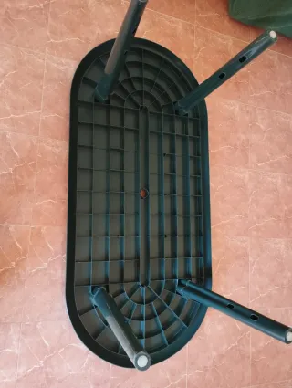 Mesa de jardín plegable de plástico verde