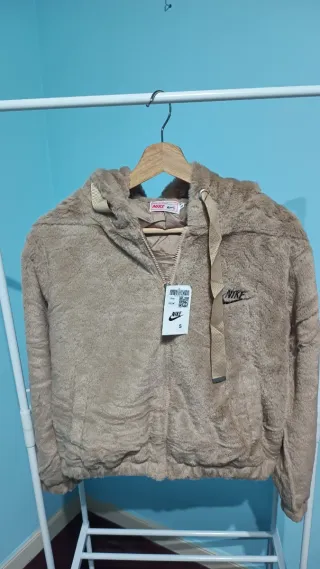 Chaqueta Nike Polar Beige Talla S