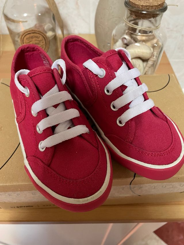 Zapatillas lona rojas niño