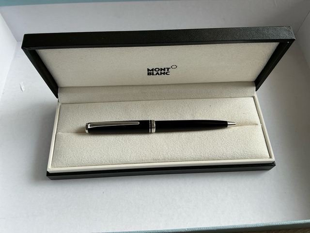 Bolígrafo Montblanc GRABADO AMC V.I.P.