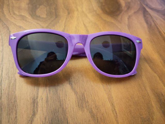 Gafas de sol moradas