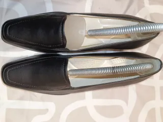 Zapatos de vestir negros para mujer(8€)