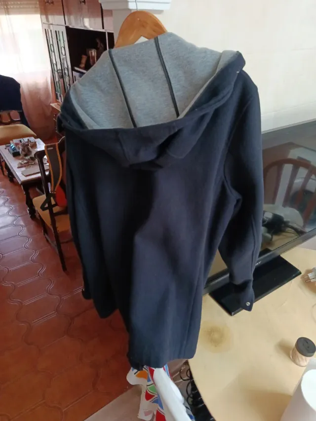 Trenka Pull&Bear azul marino clásico XL.