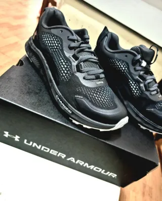 Zapatillas Under Armour Negras