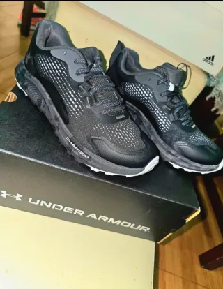 Zapatillas Under Armour Negras