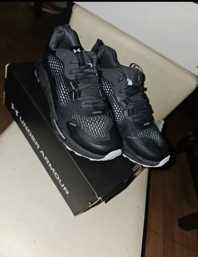 Zapatillas Under Armour Negras