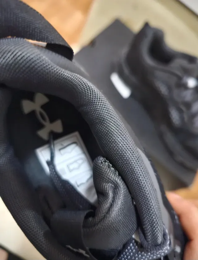 Zapatillas Under Armour Negras