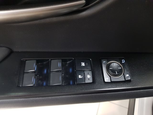 Lexus UX 2023 - 7077MGS