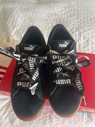 Deportivas Puma negras y marrones