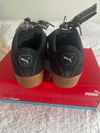 Deportivas Puma negras y marrones