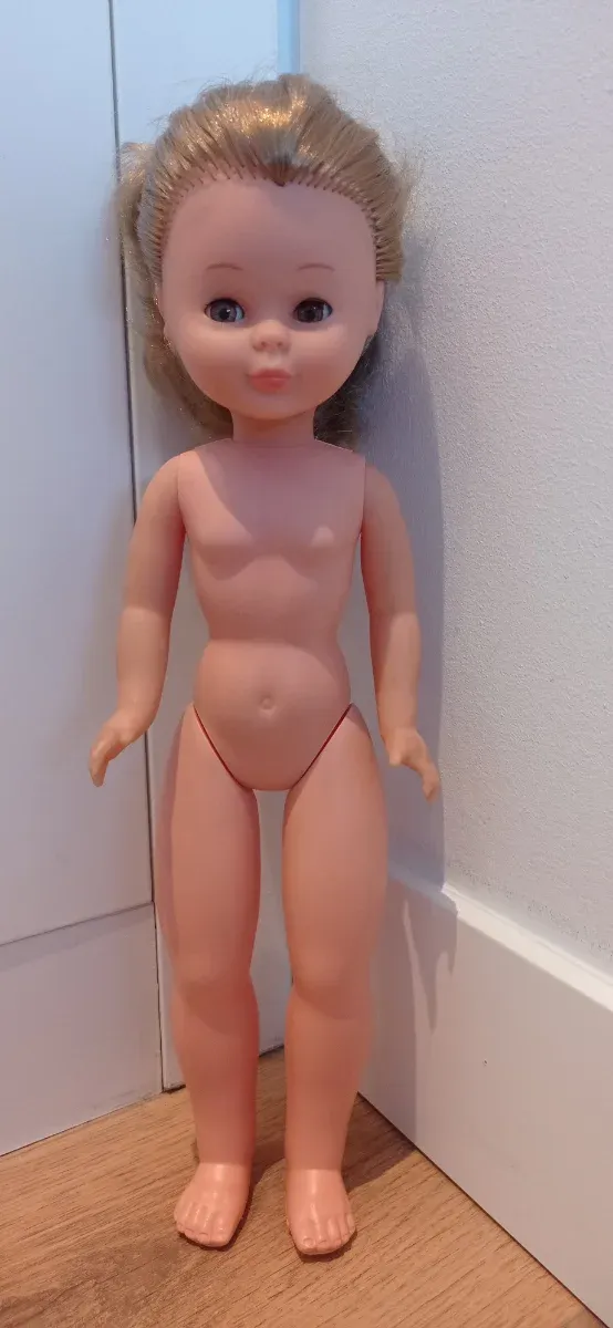 Muñeca Nancy y 6 vestidos Años 80