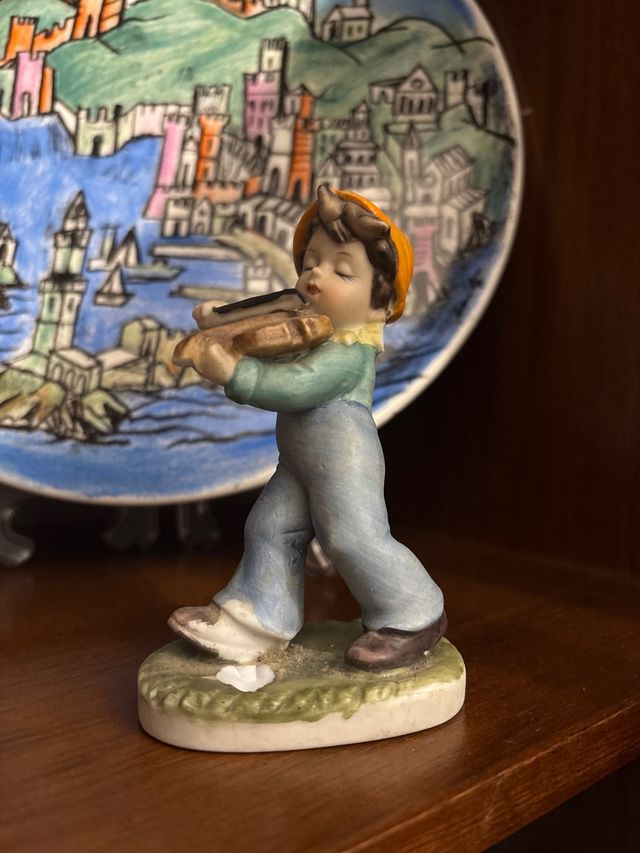 Statua Capodimonte bambino violinista