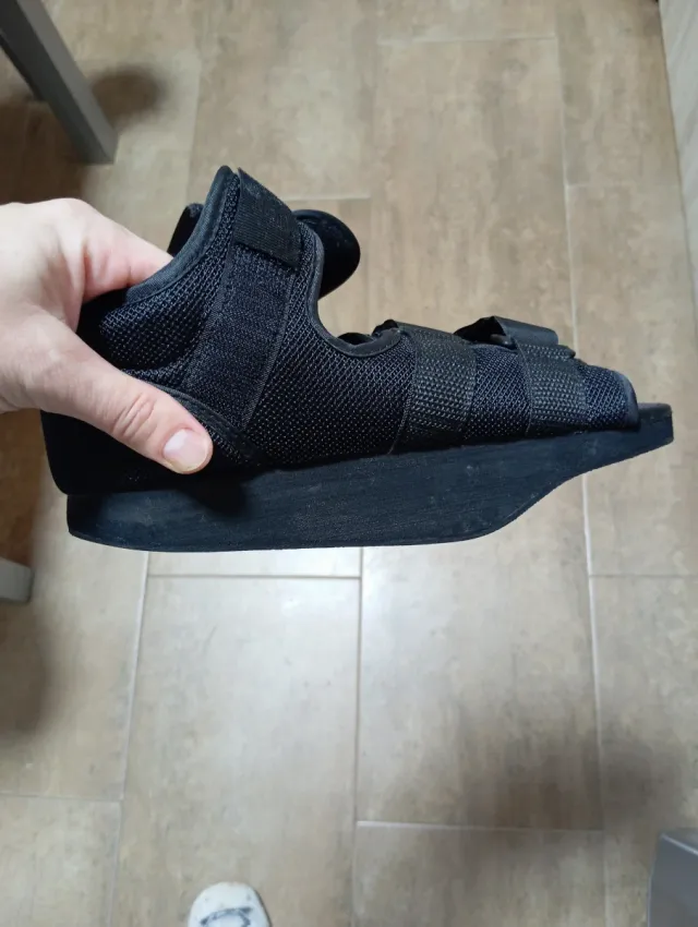 Zapato ortopédico negro talla M  (39-41)