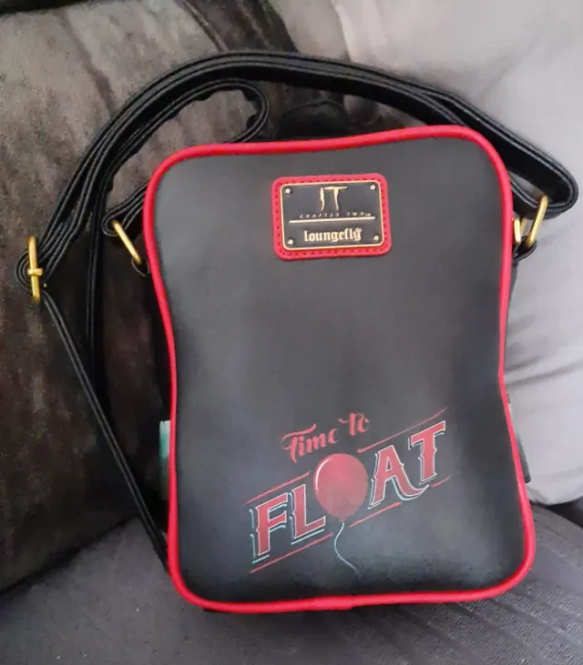 Bolso Loungefly Pennywise