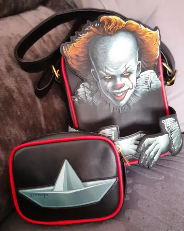 Bolso Loungefly Pennywise