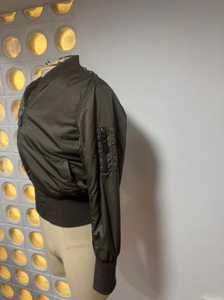 Chaqueta bomber verde militar