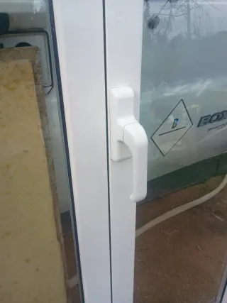 Balconera aluminio practicable batiente