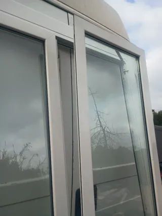 Balconera aluminio practicable batiente