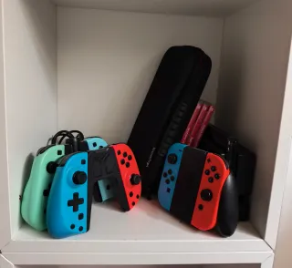 Nintendo Switch + Giochi e Accessori