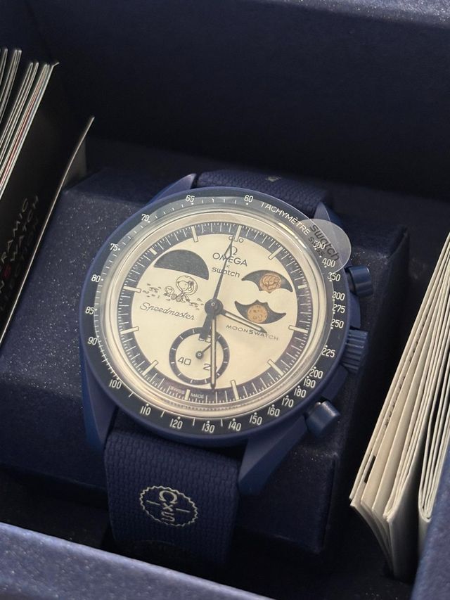 Omega x Swatch MoonSwatch Snoopy