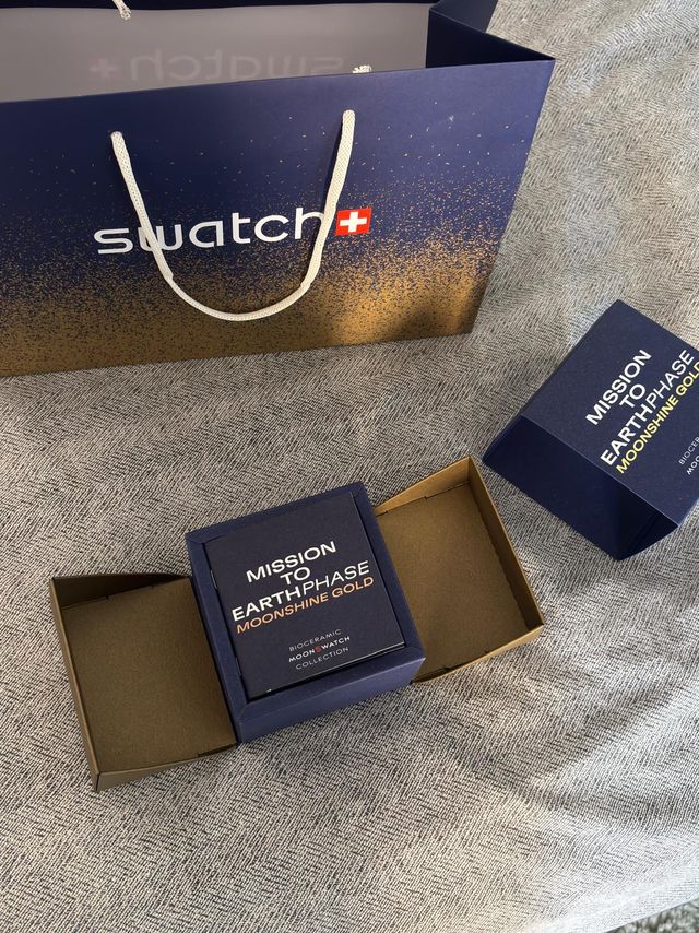 Omega x Swatch MoonSwatch Snoopy