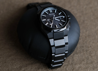 Seiko Astron SSJ015J1 GPS Solar Titanio Negro