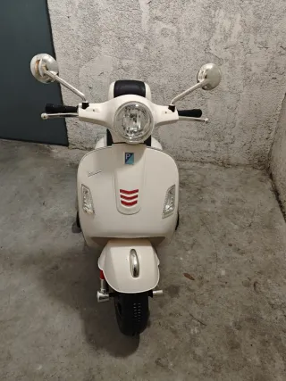 Moto Eléctrica Vespa Piaggio para niñ@s