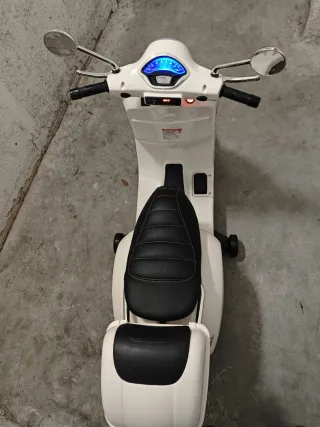 Moto Eléctrica Vespa Piaggio para niñ@s
