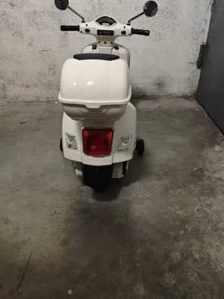 Moto Eléctrica Vespa Piaggio para niñ@s