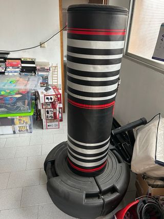 Saco de boxeo con base