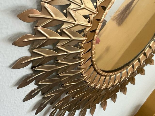 Antico Specchio Sole in Metallo Dorato