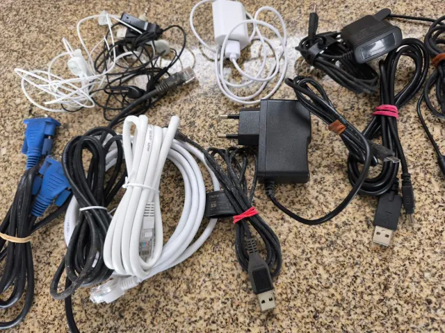 Carregadores e Cabos Diversos