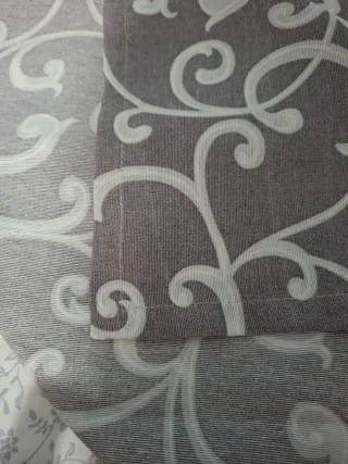 TOVAGLIA GRIGIA CON DISEGNO FLOREALE BIANCO