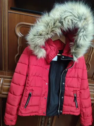 Parka roja mujer con capucha