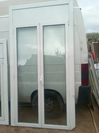 Balconera aluminio practicable batiente