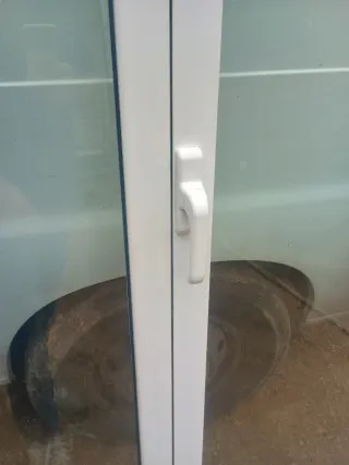 Balconera aluminio practicable batiente