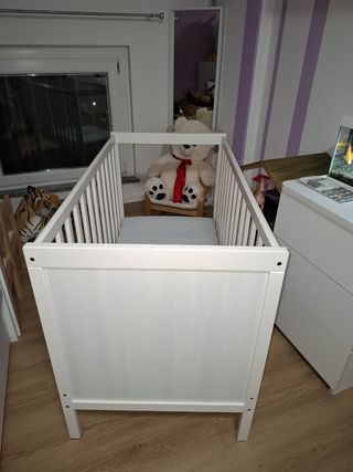 Lettino Sundvik Ikea con materasso sfode