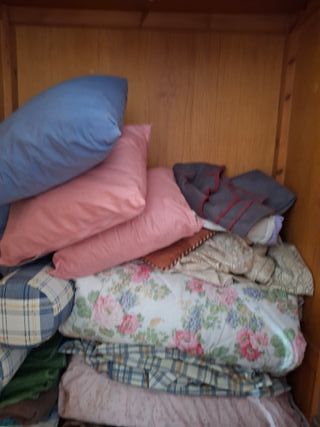 Guardaroba in legno massello