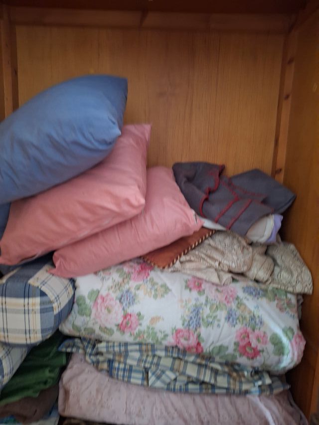 Guardaroba in legno massello