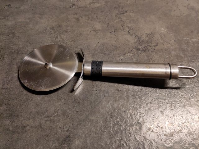 Cortador de Pizza Metal y Goma