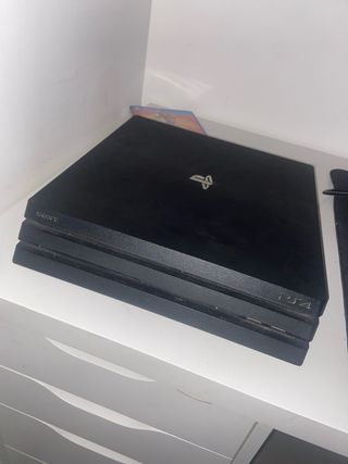 Play 4 Pro + Red Dead Redemption 2